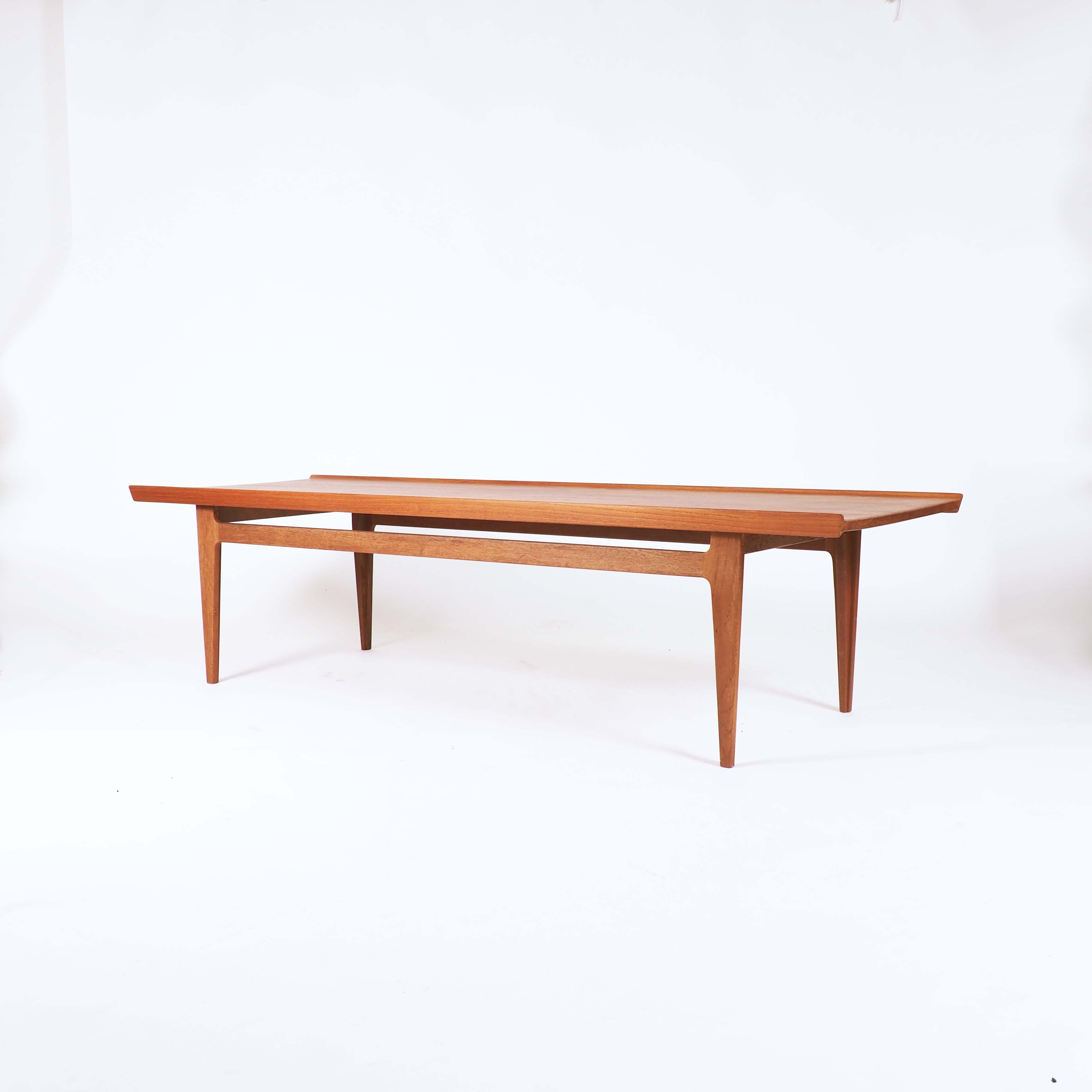Bebop Antik : Coffee Table in Solid Teak by Finn Juhl, Denmark